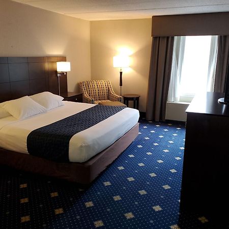 Baymont By Wyndham Groton/Mystic Hotel Eksteriør billede
