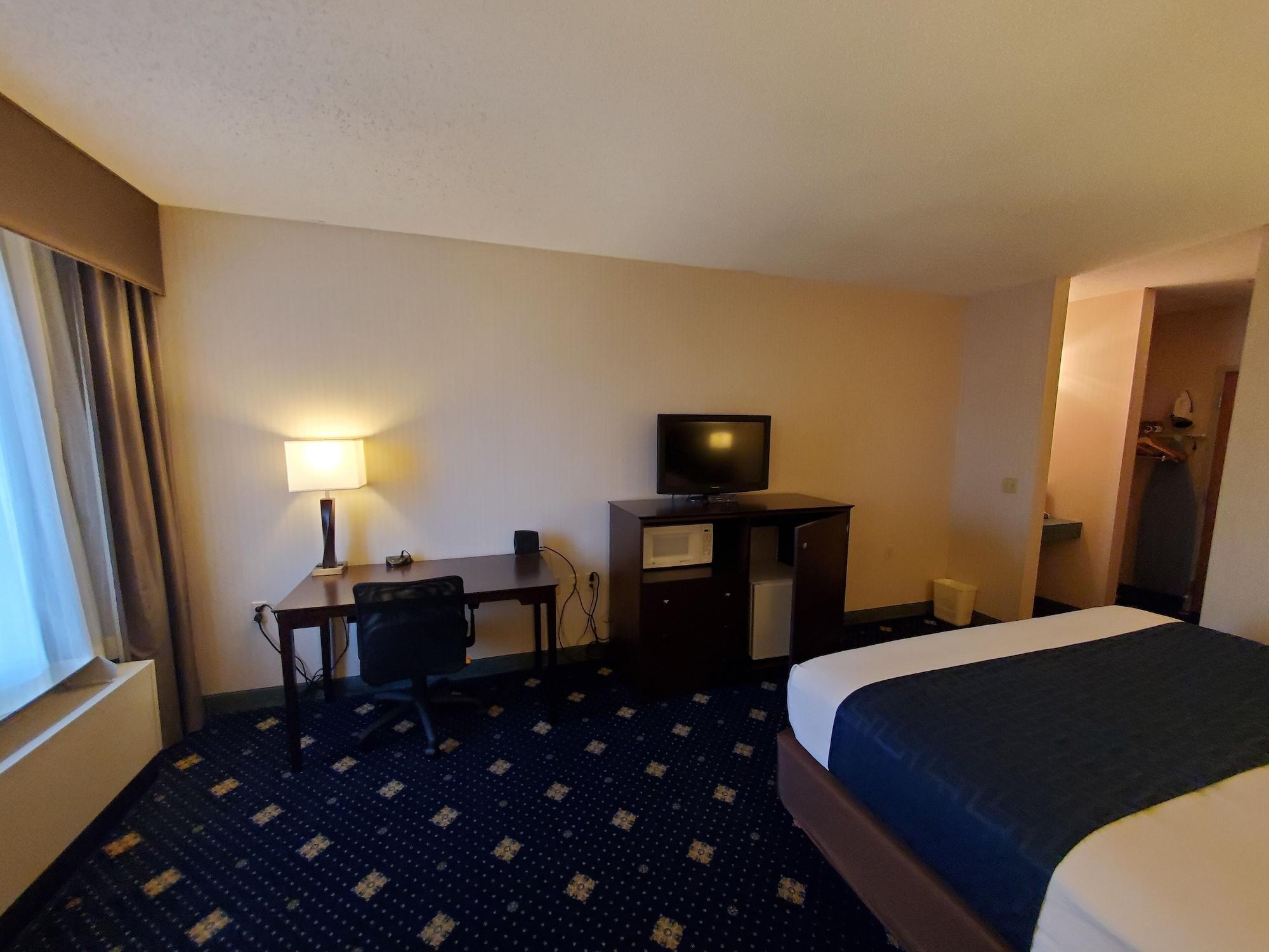 Baymont By Wyndham Groton/Mystic Hotel Eksteriør billede